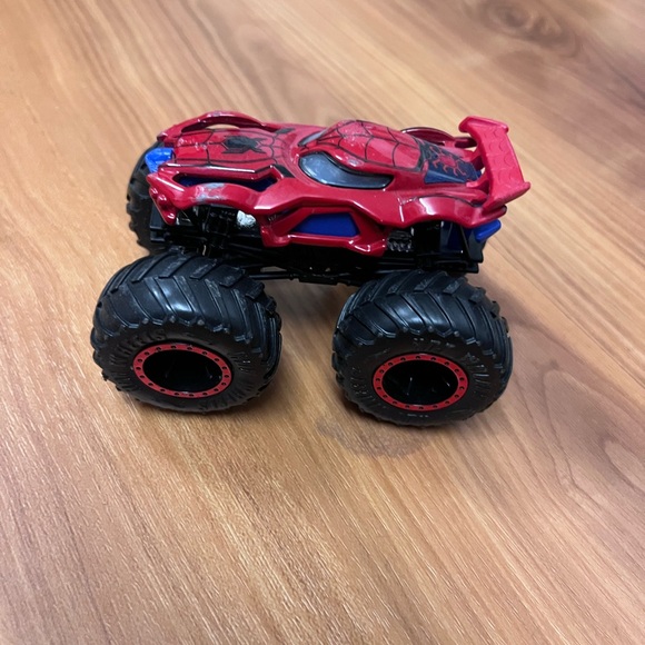 Monster Jam Truck 11 pc Set - Picture 7 of 7